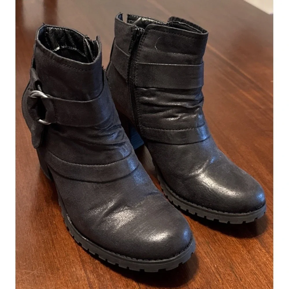 BareTraps Women's Black Ankle Boots‎ Size 8M Block Heel Moto Buckle Booties